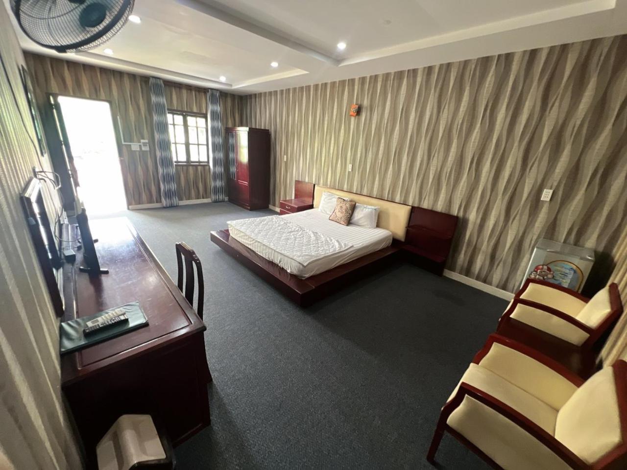 Phi Long 2 Hotel Thu Dau Mot Eksteriør billede